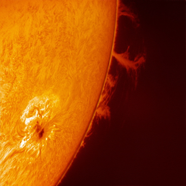 AR 14079 mit Protuberanz in H-Alpha am 09-05-25 mit Bresserumbau - PST und 178MM um 14_15 MESZ  Webversion.jpg